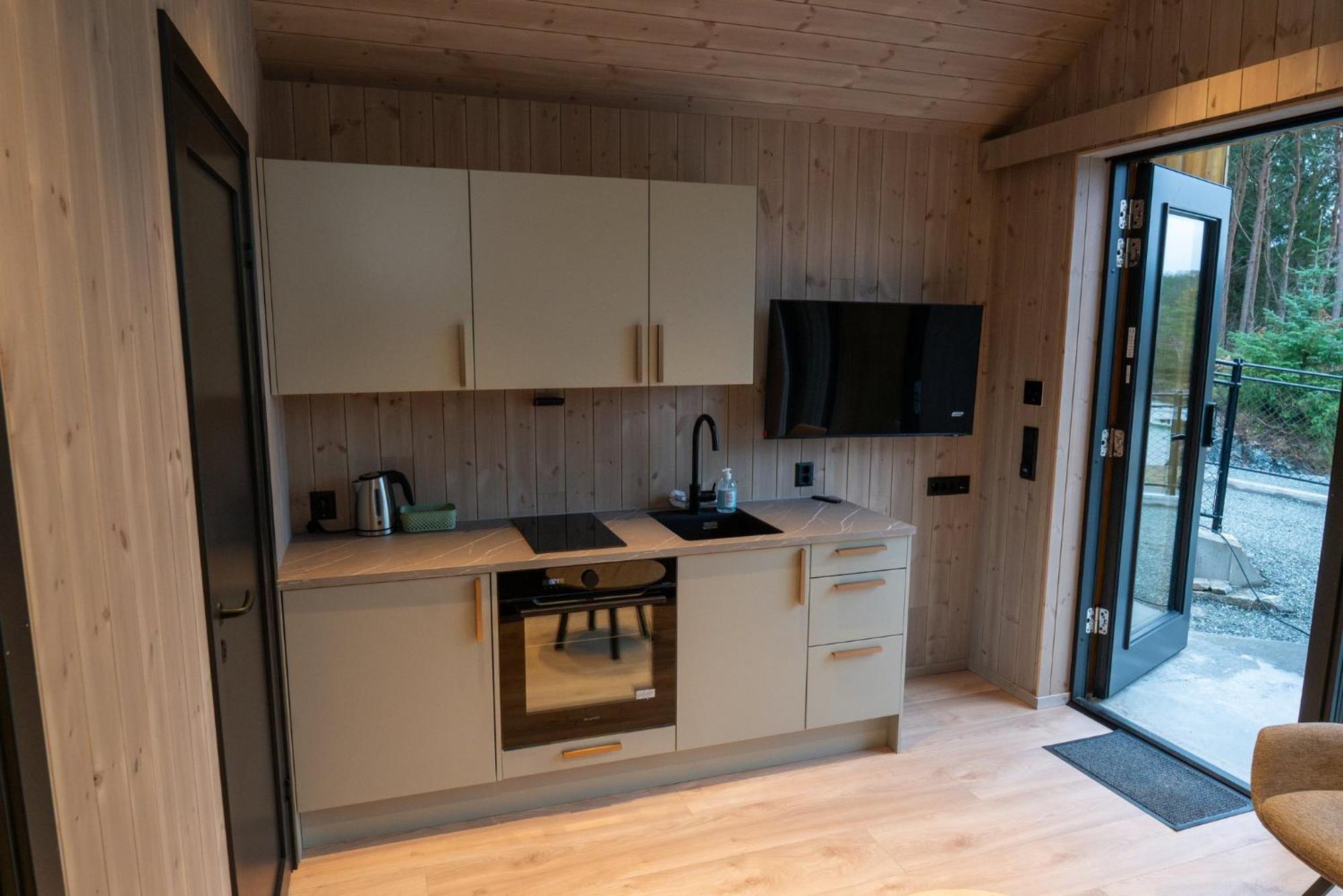 Kulleseidkanalen Gjestehamn Bomlo Bagian luar foto